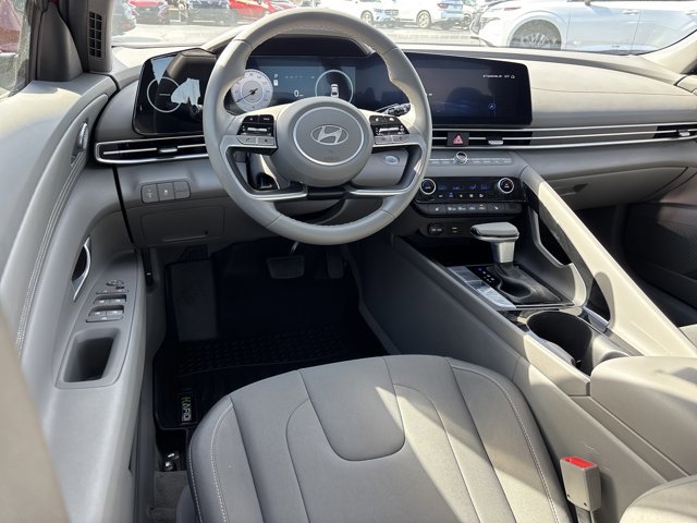 Used 2024 Hyundai Elantra SEL w/ Convenience Package image 14