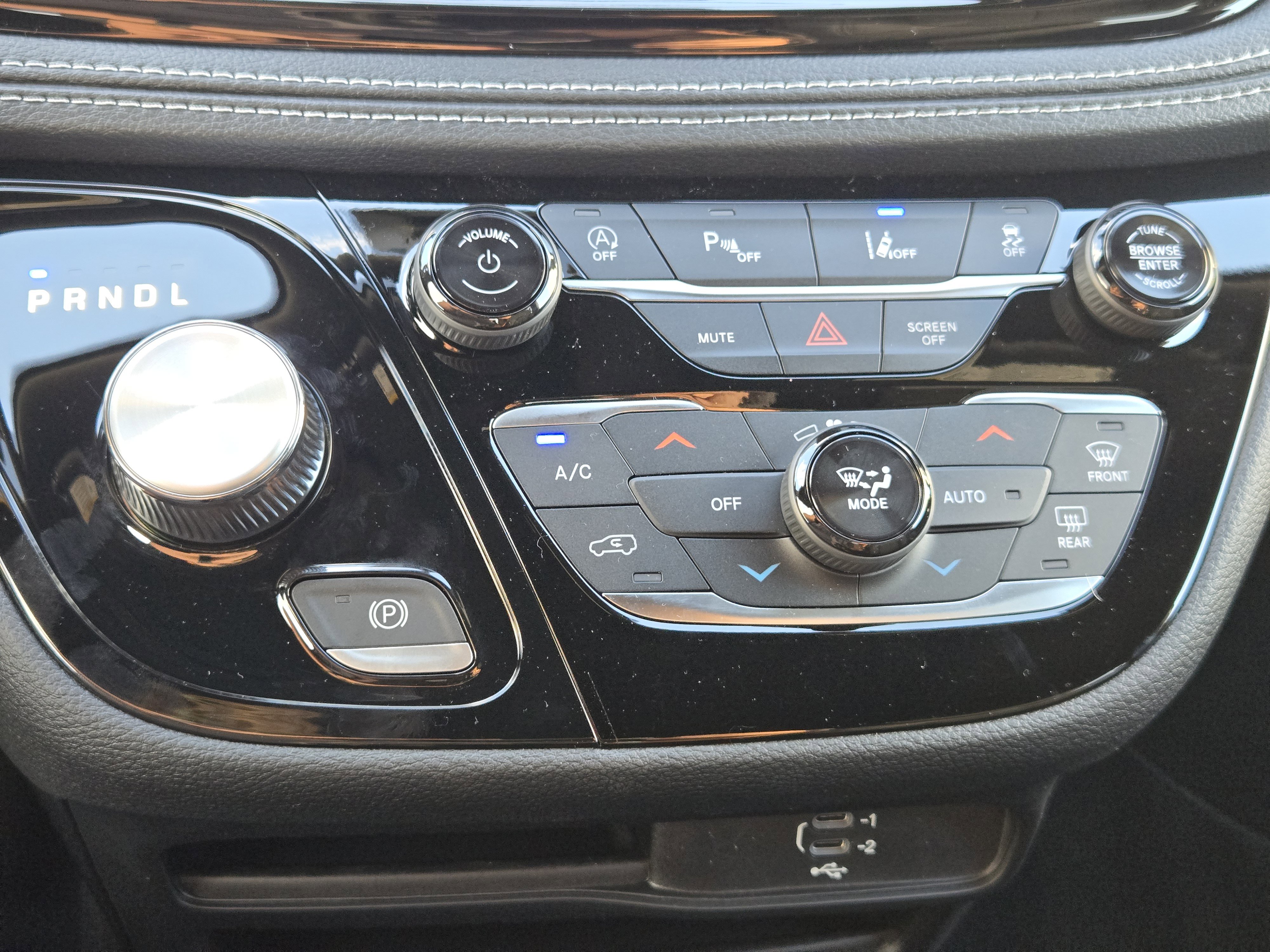 New 2026 Chrysler Pacifica Select image 15