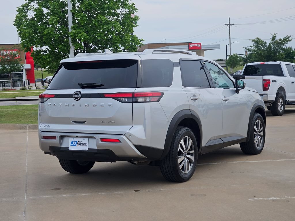 Used 2025 Nissan Pathfinder SL AWD/4WD image 9