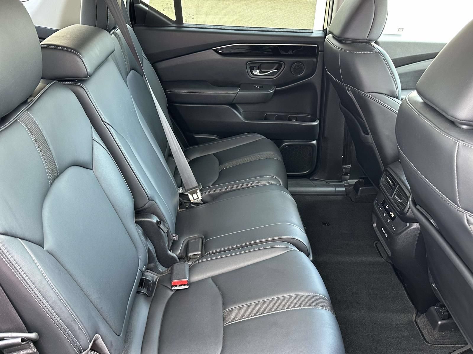 Used 2023 Honda Pilot Touring image 14