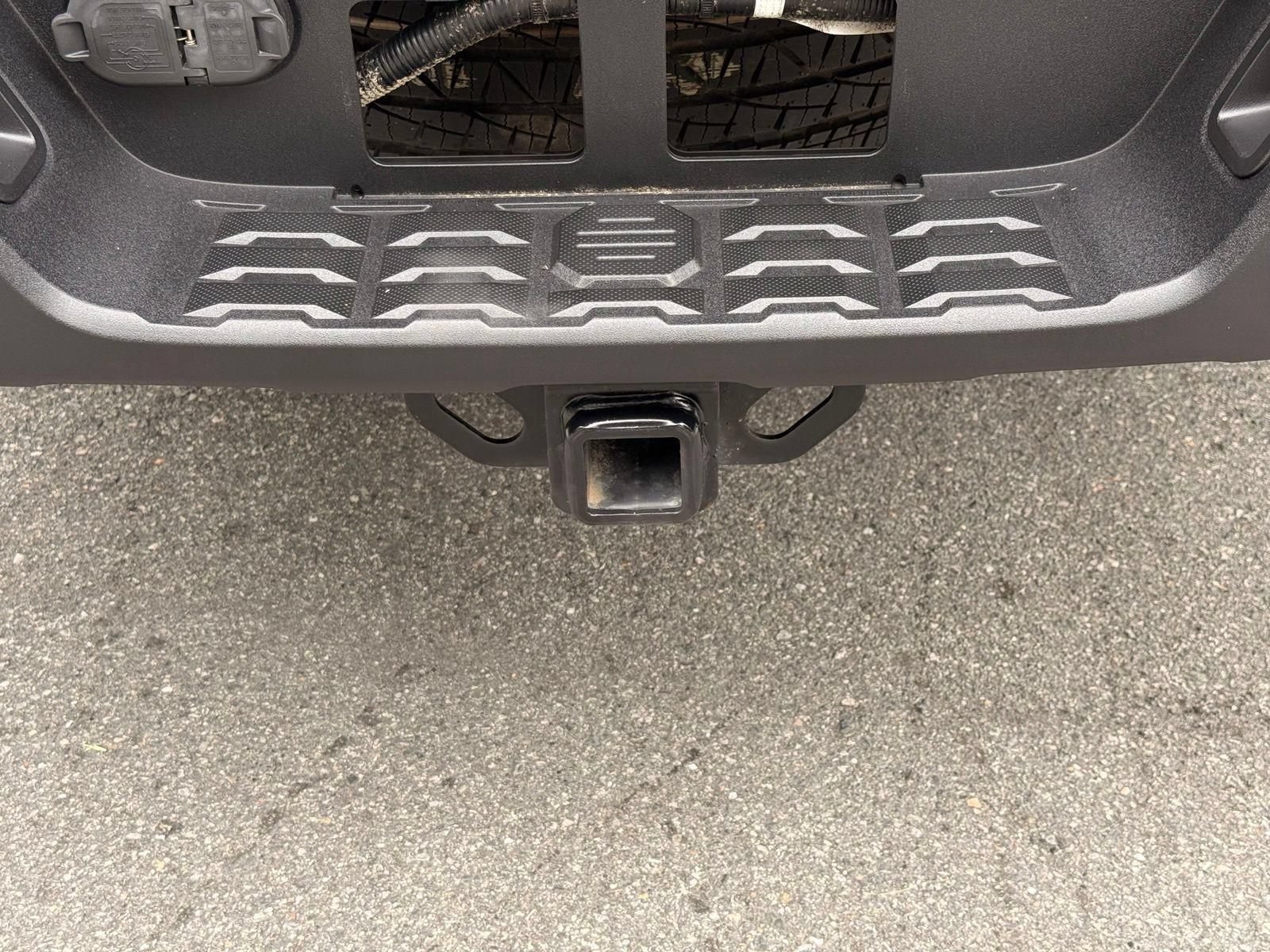 Used 2018 Toyota Tacoma SR5 RWD image 12