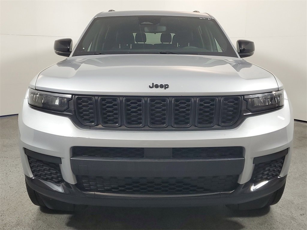 Used 2023 Jeep Grand Cherokee L Laredo image 2