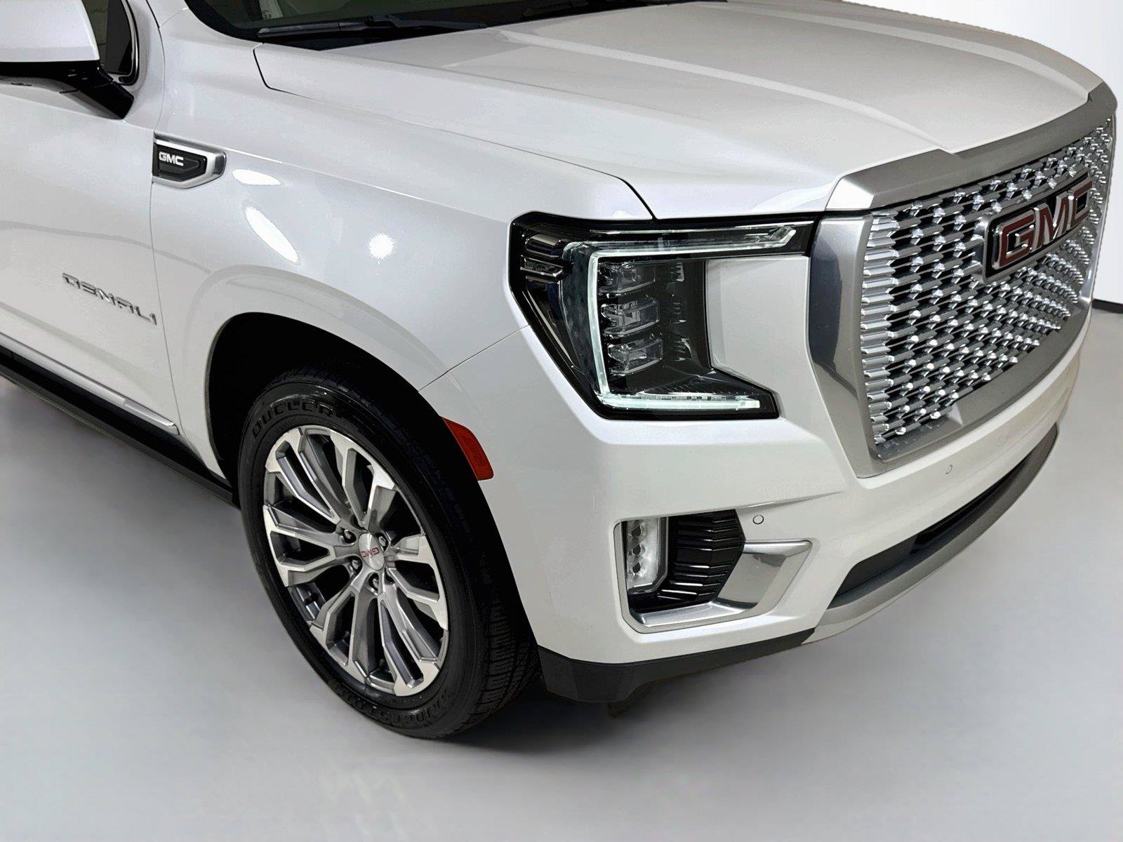Used 2022 GMC Yukon Denali AWD/4WD image 29