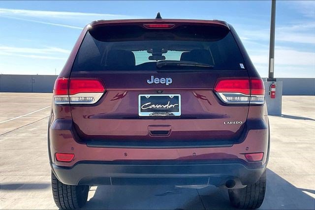 Used 2019 Jeep Grand Cherokee Laredo image 4