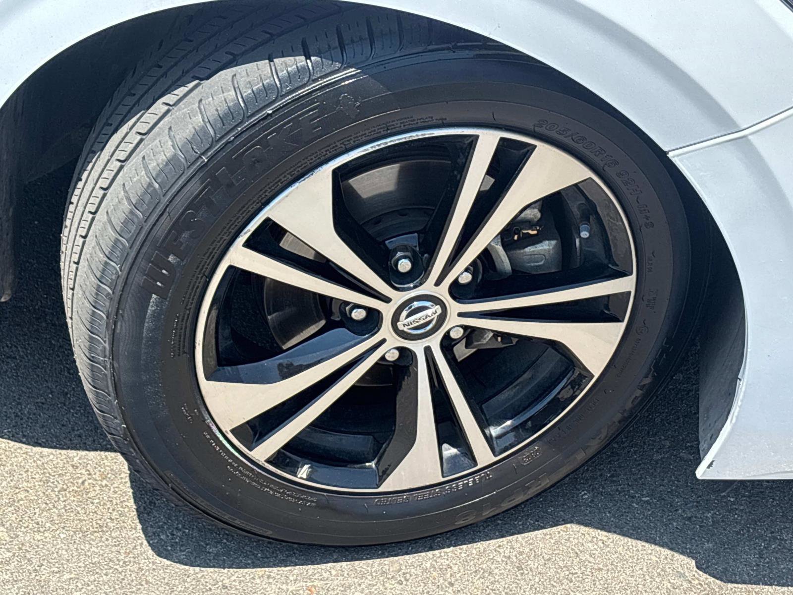 Used 2023 Nissan Sentra SV image 30