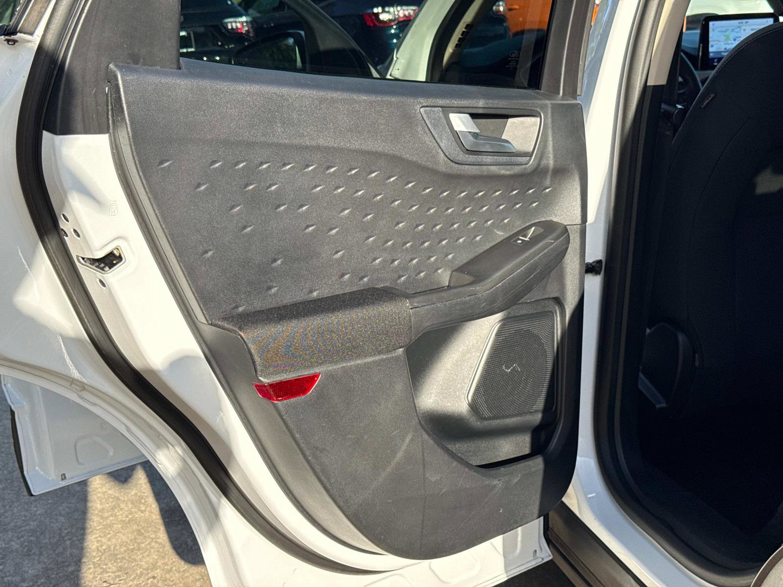 Used 2020 Ford Escape SE image 11