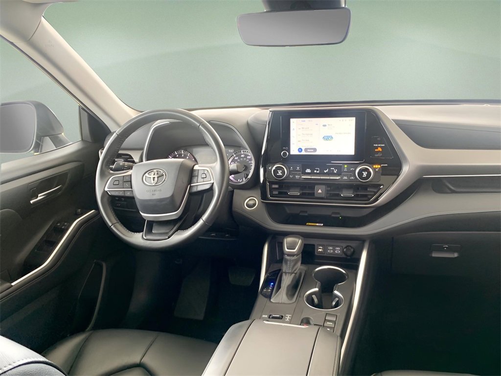 Used 2024 Toyota Highlander XLE image 30