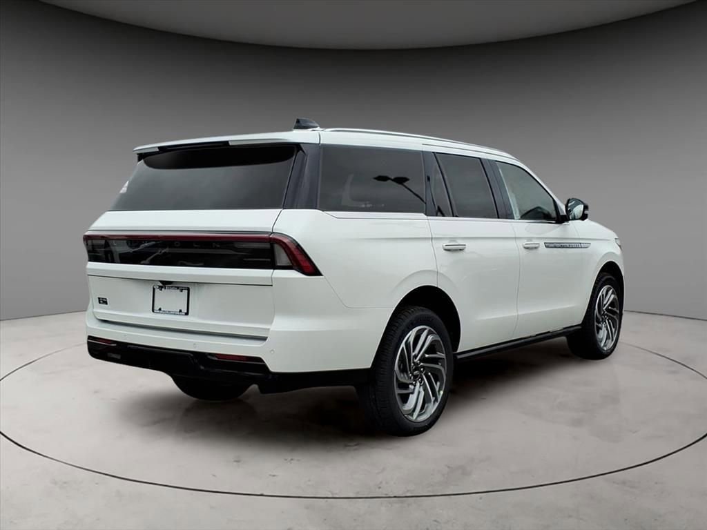 New 2025 Lincoln Navigator Reserve AWD/4WD image 9