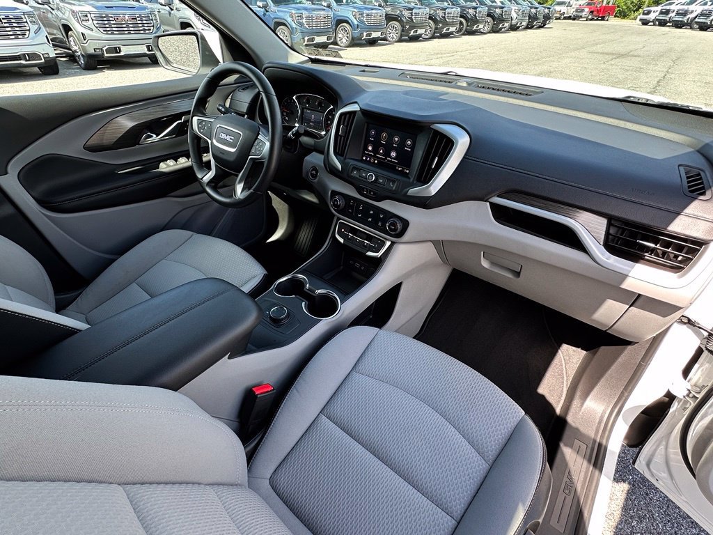 Used 2023 GMC Terrain SLE AWD/4WD image 14