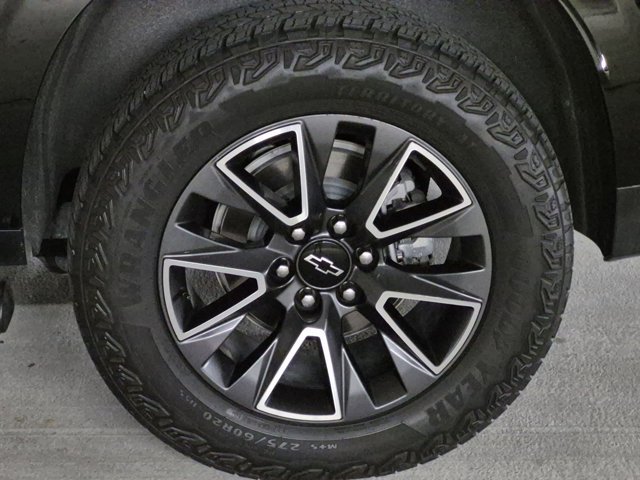 Used 2023 Chevrolet Suburban Z71 w/ Off-Road Capability Package AWD/4WD image 16