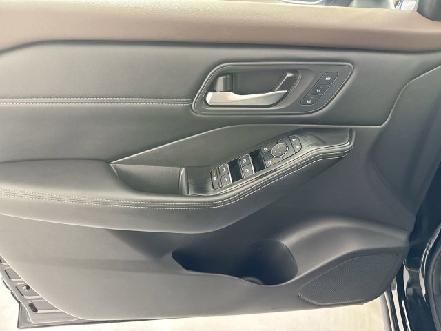 Used 2023 Nissan Rogue SL AWD/4WD image 20