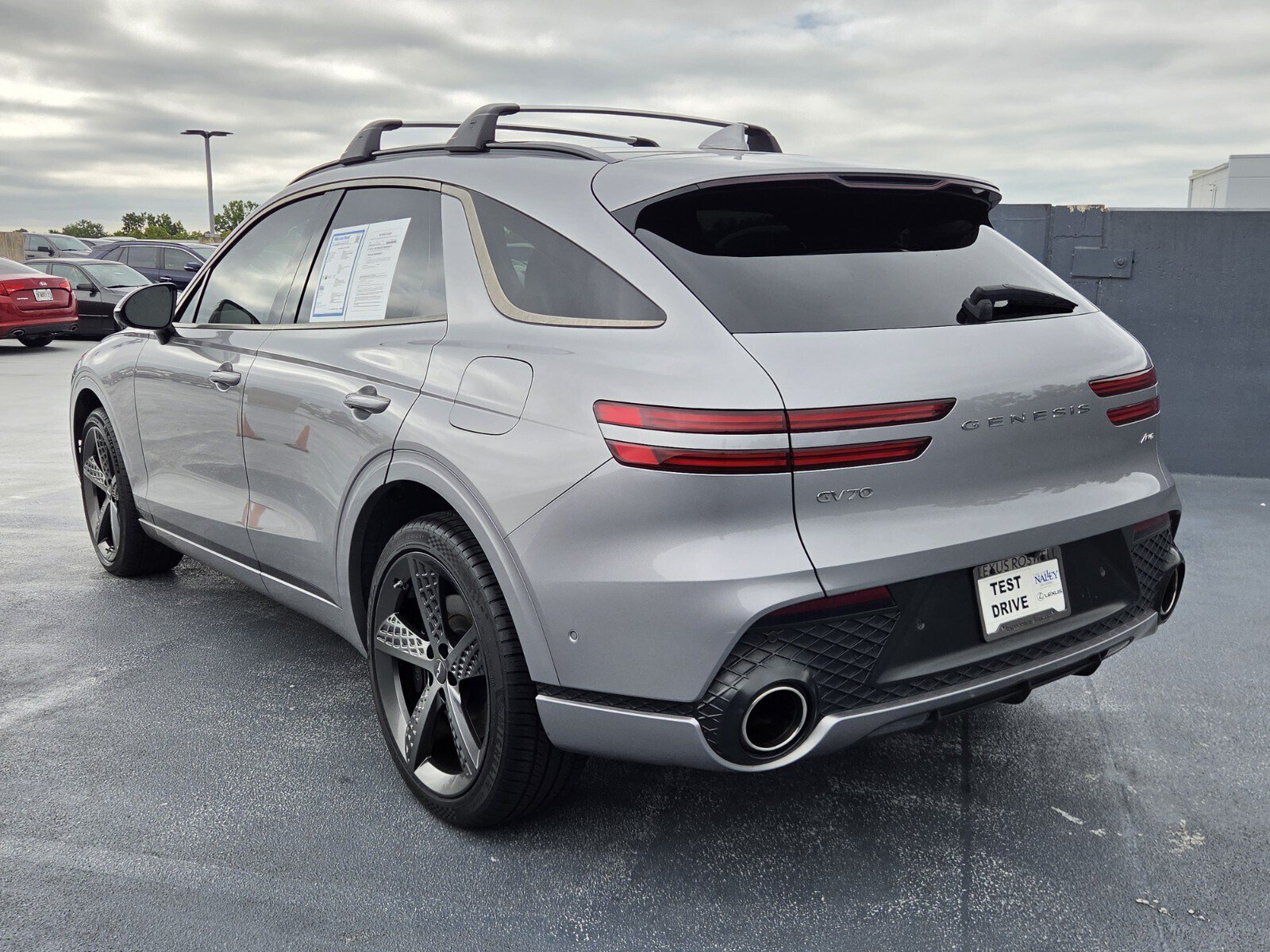 Used 2023 Genesis GV70 2.5T w/ Sport Prestige Package AWD/4WD image 3