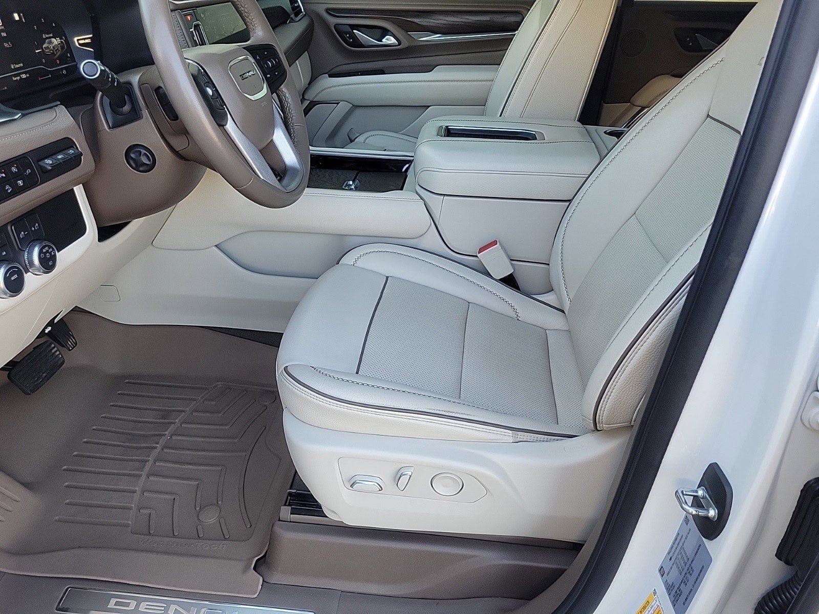 Certified 2022 GMC Yukon Denali image 12