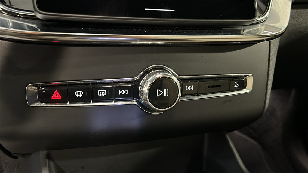 Certified 2026 Volvo XC90 B6 Plus AWD/4WD image 19