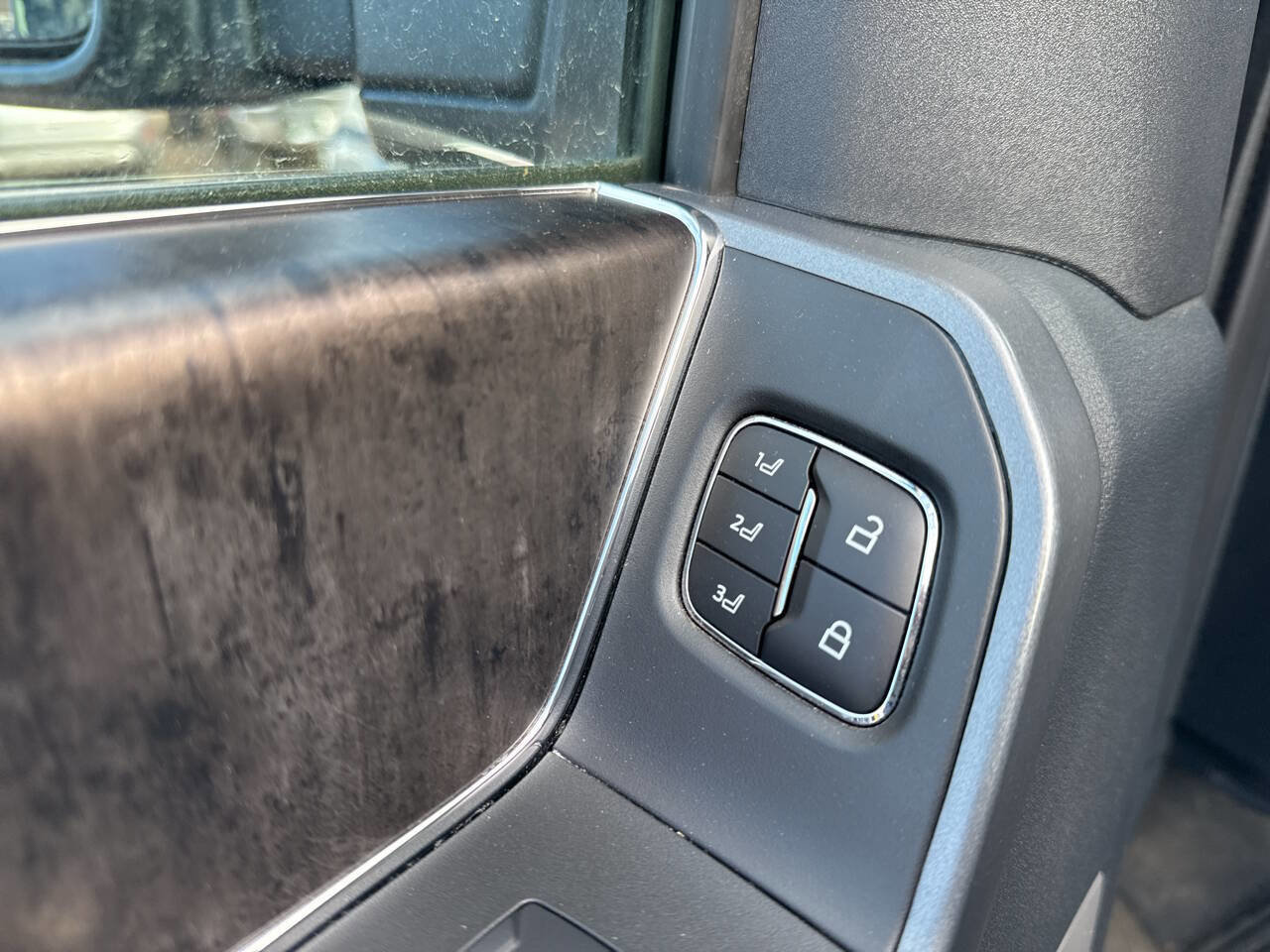 Certified 2023 Ford F250 Lariat w/ Tremor Off-Road Package image 26