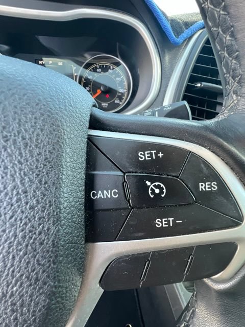 Used 2015 Jeep Cherokee Latitude FWD image 12