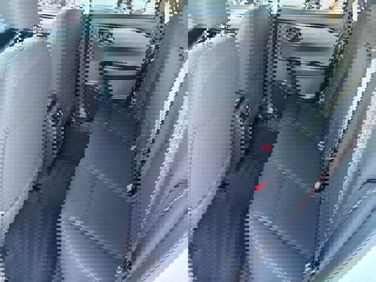 Certified 2025 Nissan Rogue S image 32