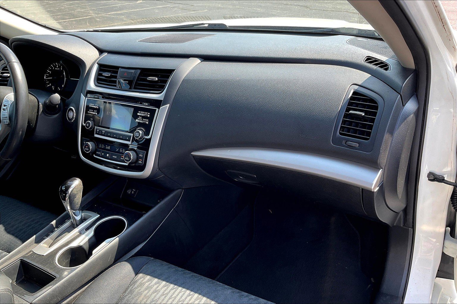 Used 2018 Nissan Altima 2.5 SV image 17