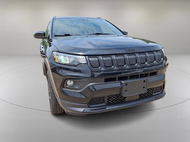 Used 2022 Jeep Compass Latitude w/ Convenience Group AWD/4WD image 2
