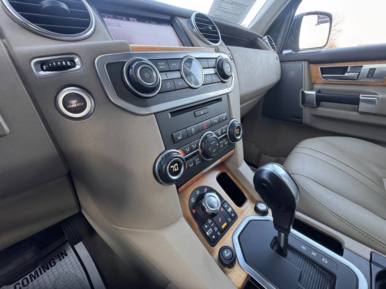 Used 2013 Land Rover LR4 HSE image 24