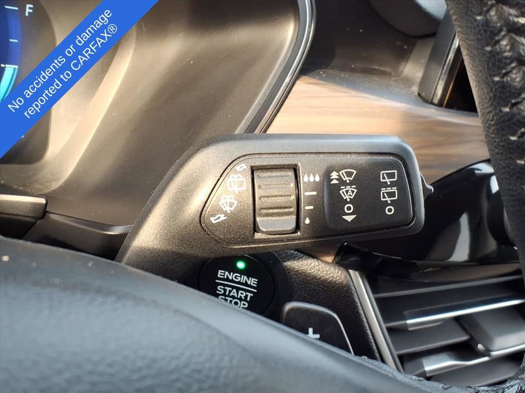 Used 2020 Ford Escape Titanium image 22
