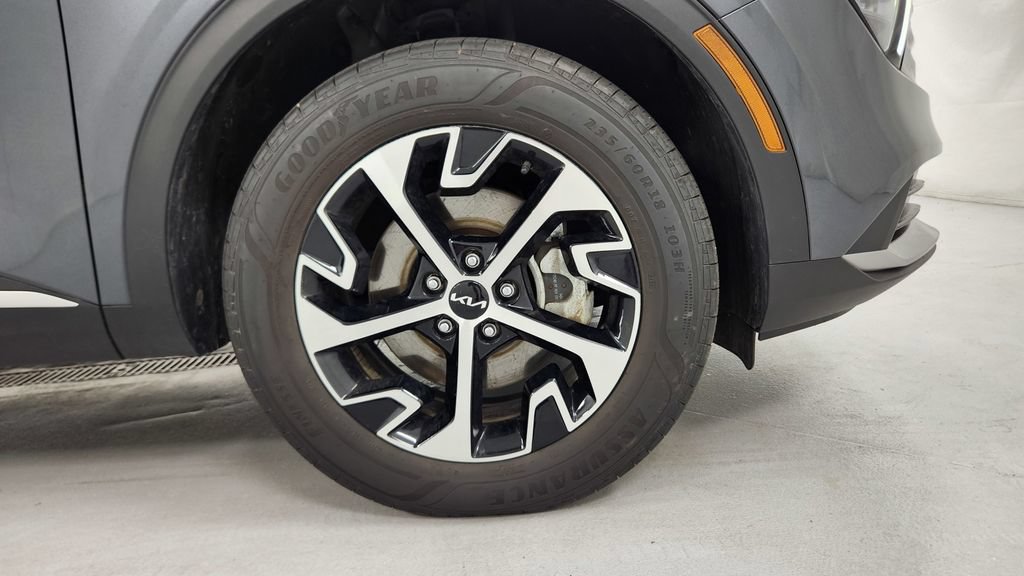 Used 2024 Kia Sportage EX AWD/4WD image 9