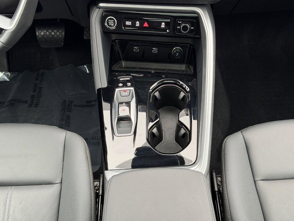 Used 2025 Audi Q5 Premium w/ Convenience Package image 14