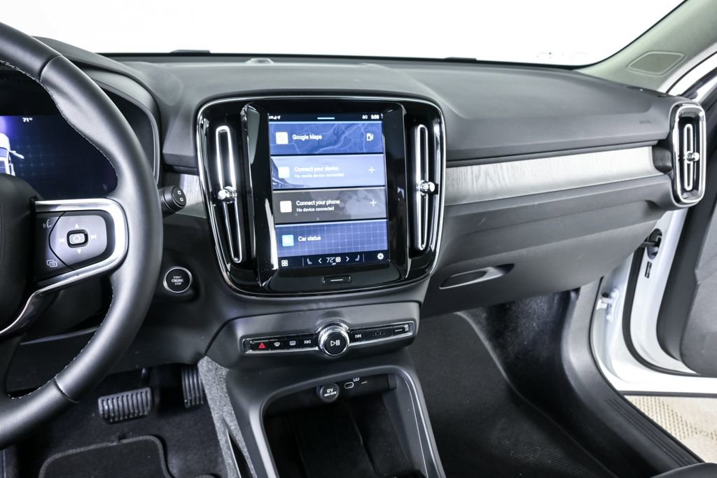 Certified 2025 Volvo XC40 B5 Plus image 14