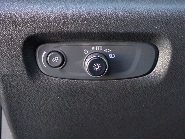 Used 2023 Chevrolet Traverse LT FWD image 23