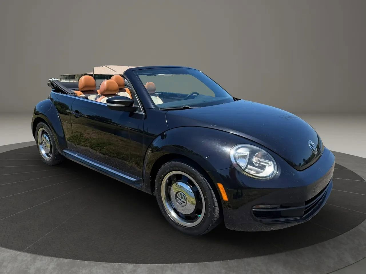 Used 2015 Volkswagen Beetle 1.8T FWD image 2