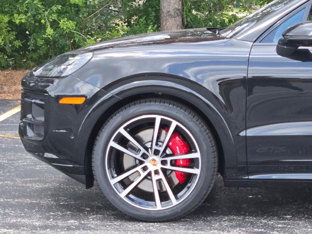 New 2025 Porsche Cayenne GTS image 11
