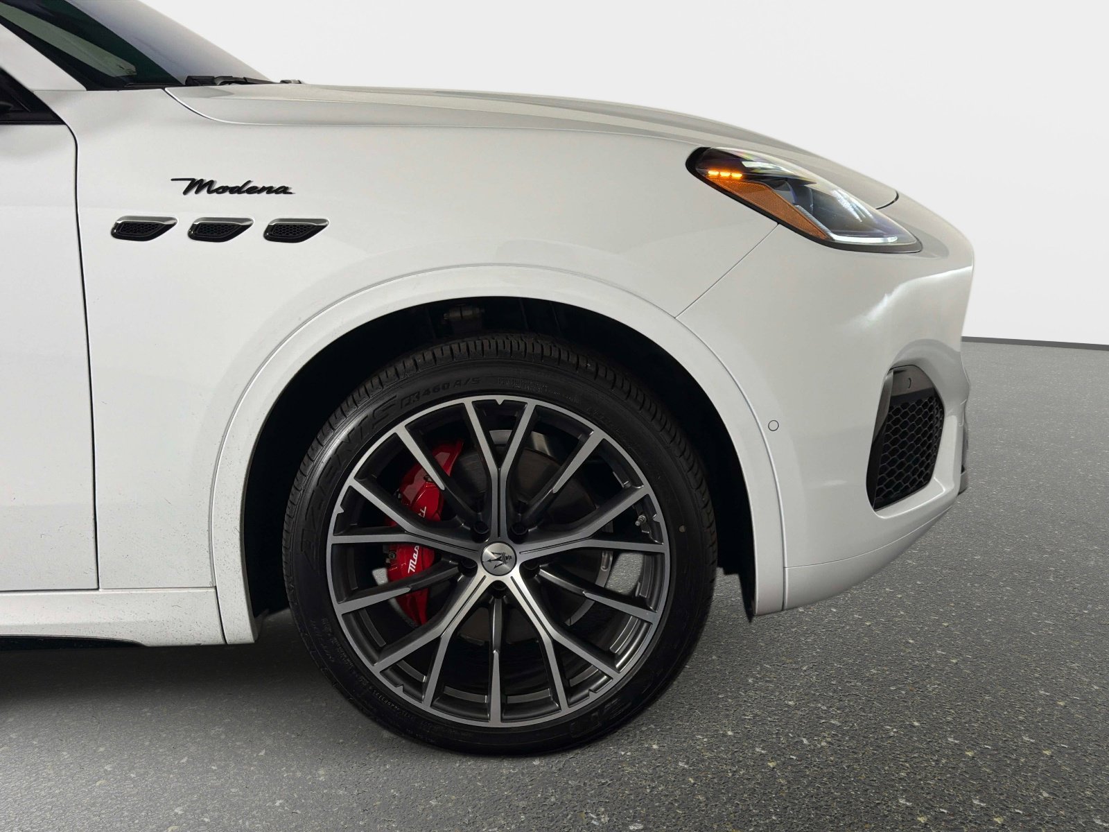 Used 2023 Maserati Grecale Modena AWD/4WD image 20
