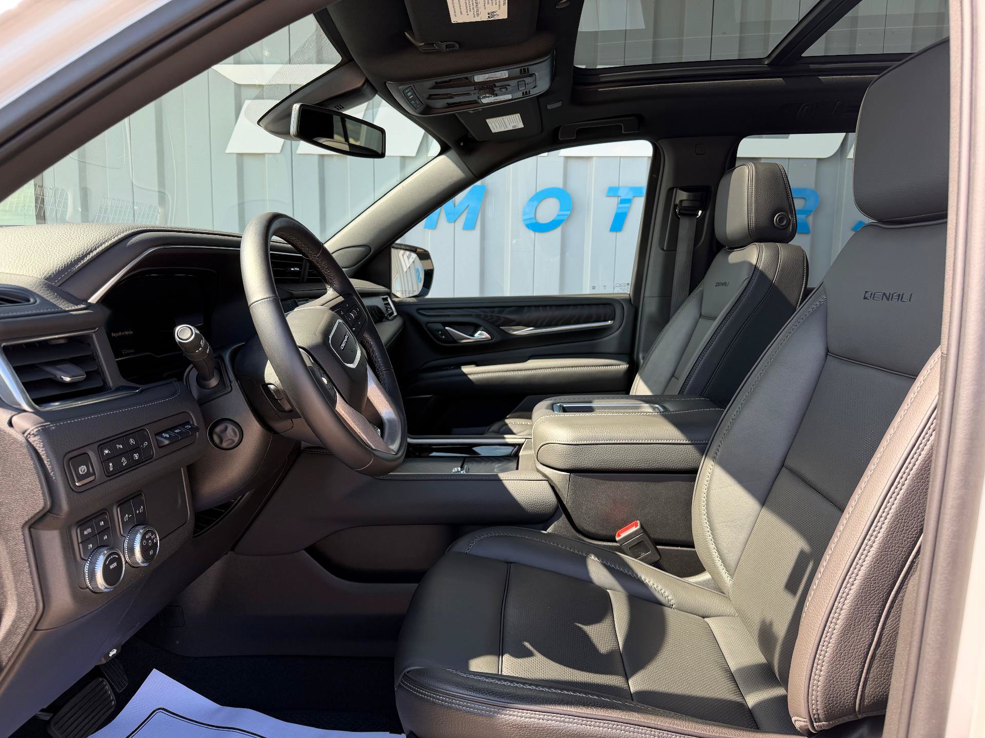 Used 2022 GMC Yukon Denali AWD/4WD image 10