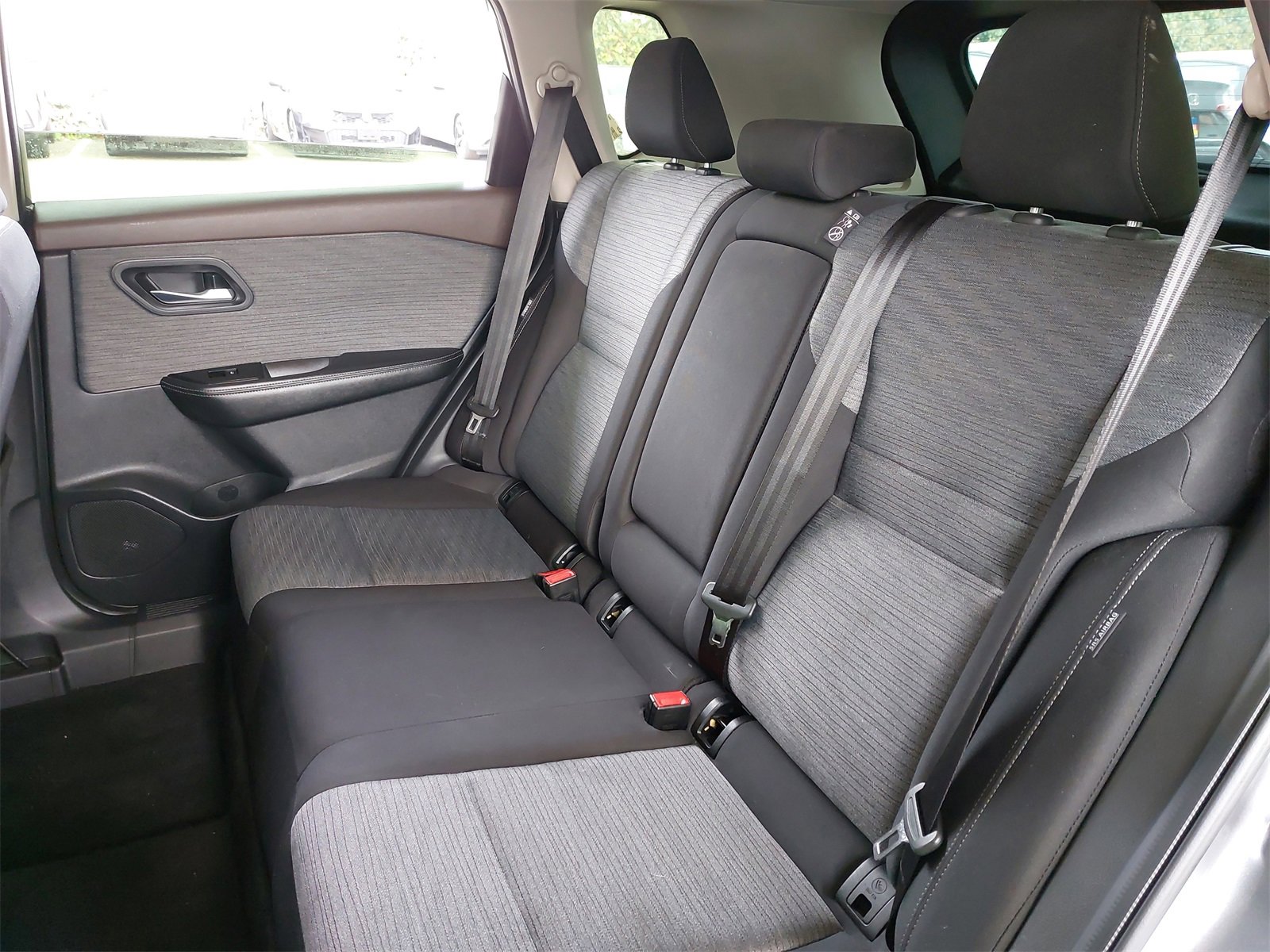 Used 2023 Nissan Rogue SV image 13