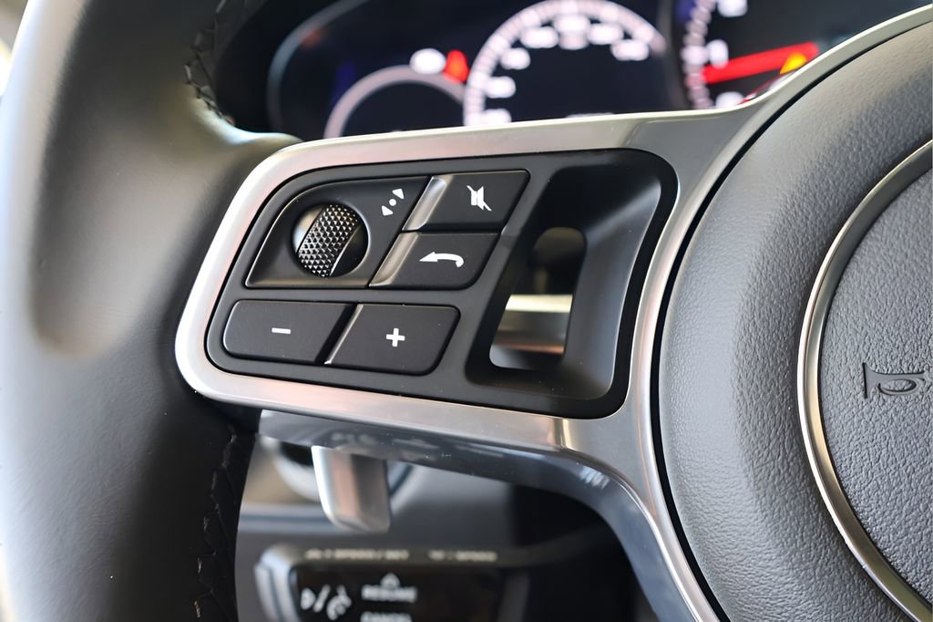 Used 2021 Porsche Cayenne AWD/4WD image 23