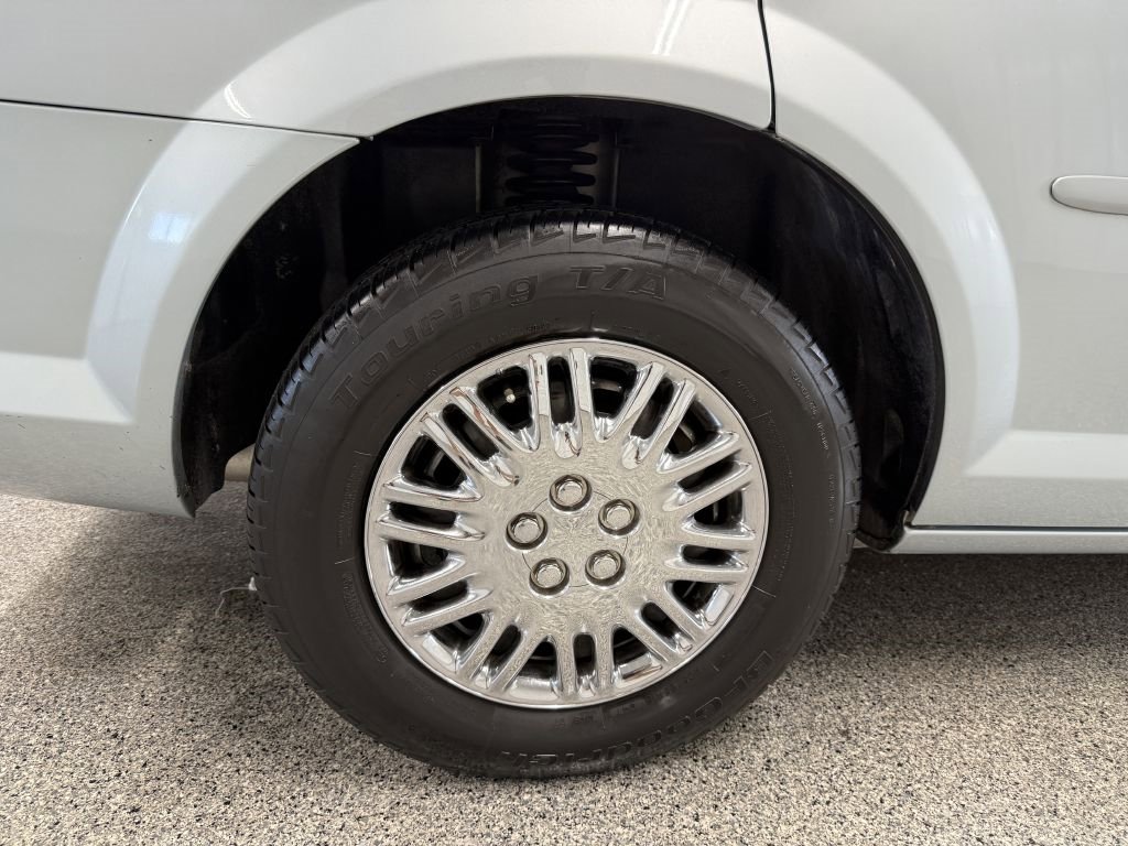 Used 2002 Chrysler Sebring LX image 31