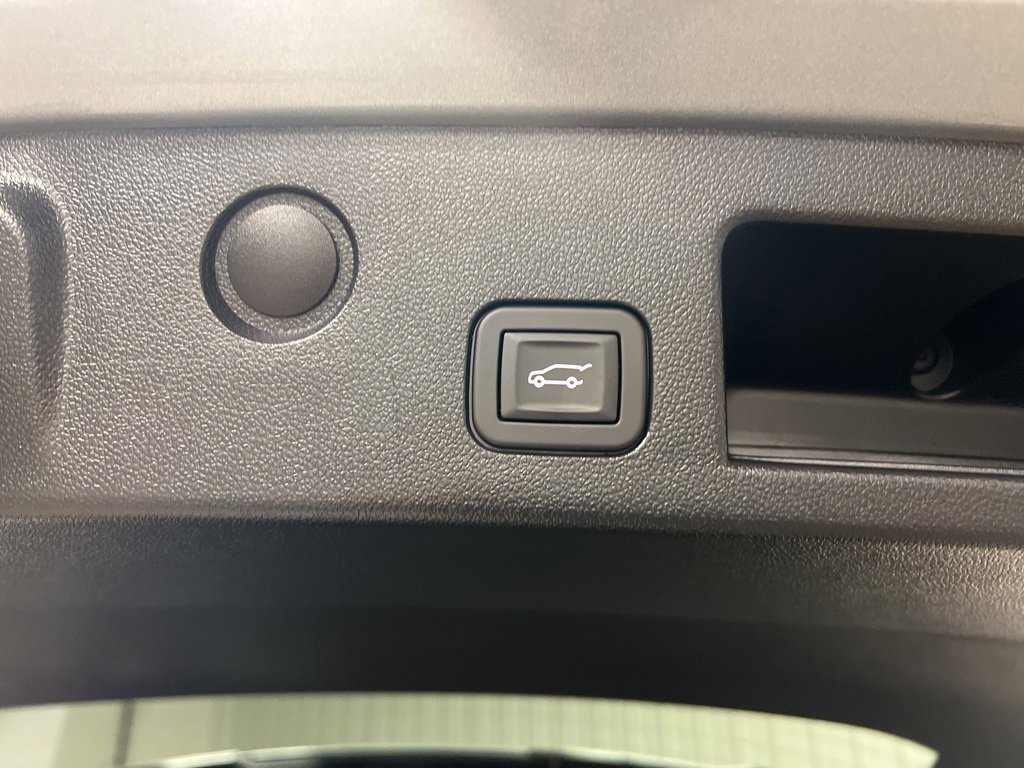 Certified 2025 Chevrolet Equinox RS w/ Safety and Technology Package image 7