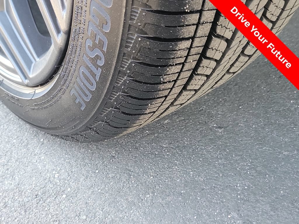 Certified 2026 Nissan Kicks SR FWD image 28