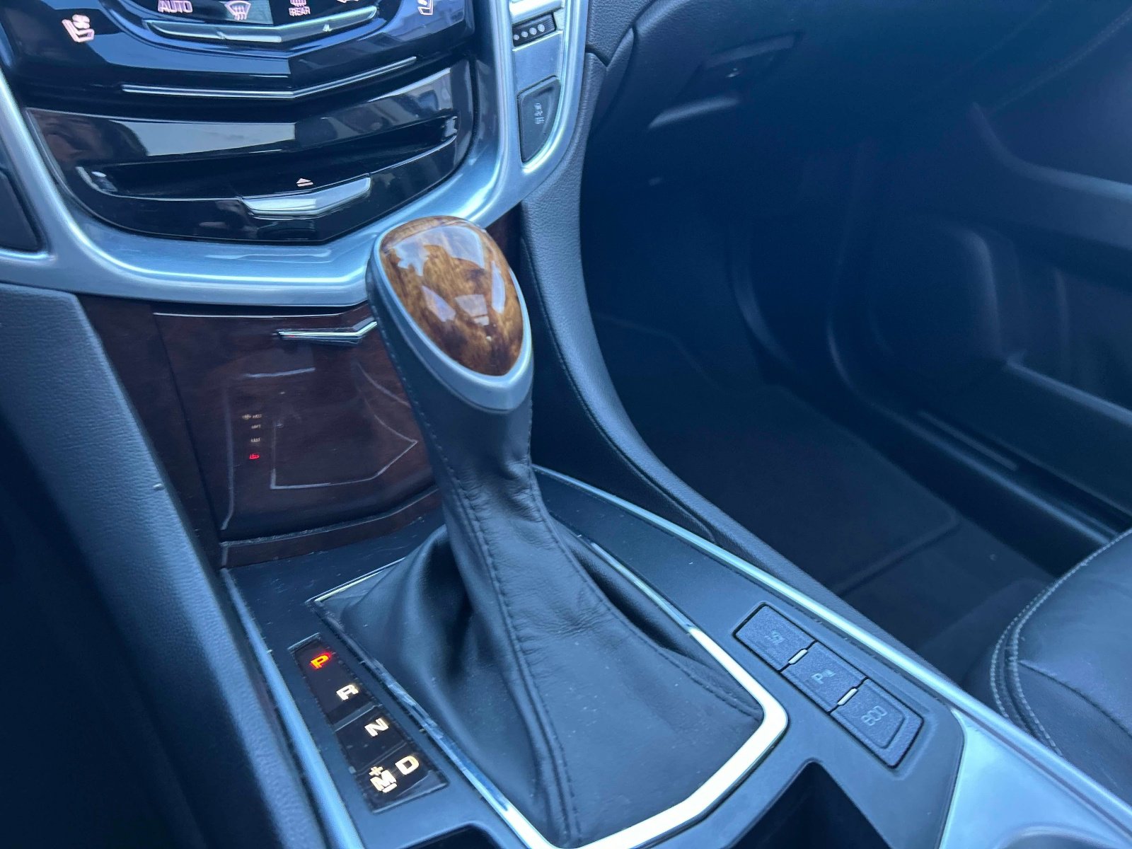 Used 2014 Cadillac SRX Premium image 33