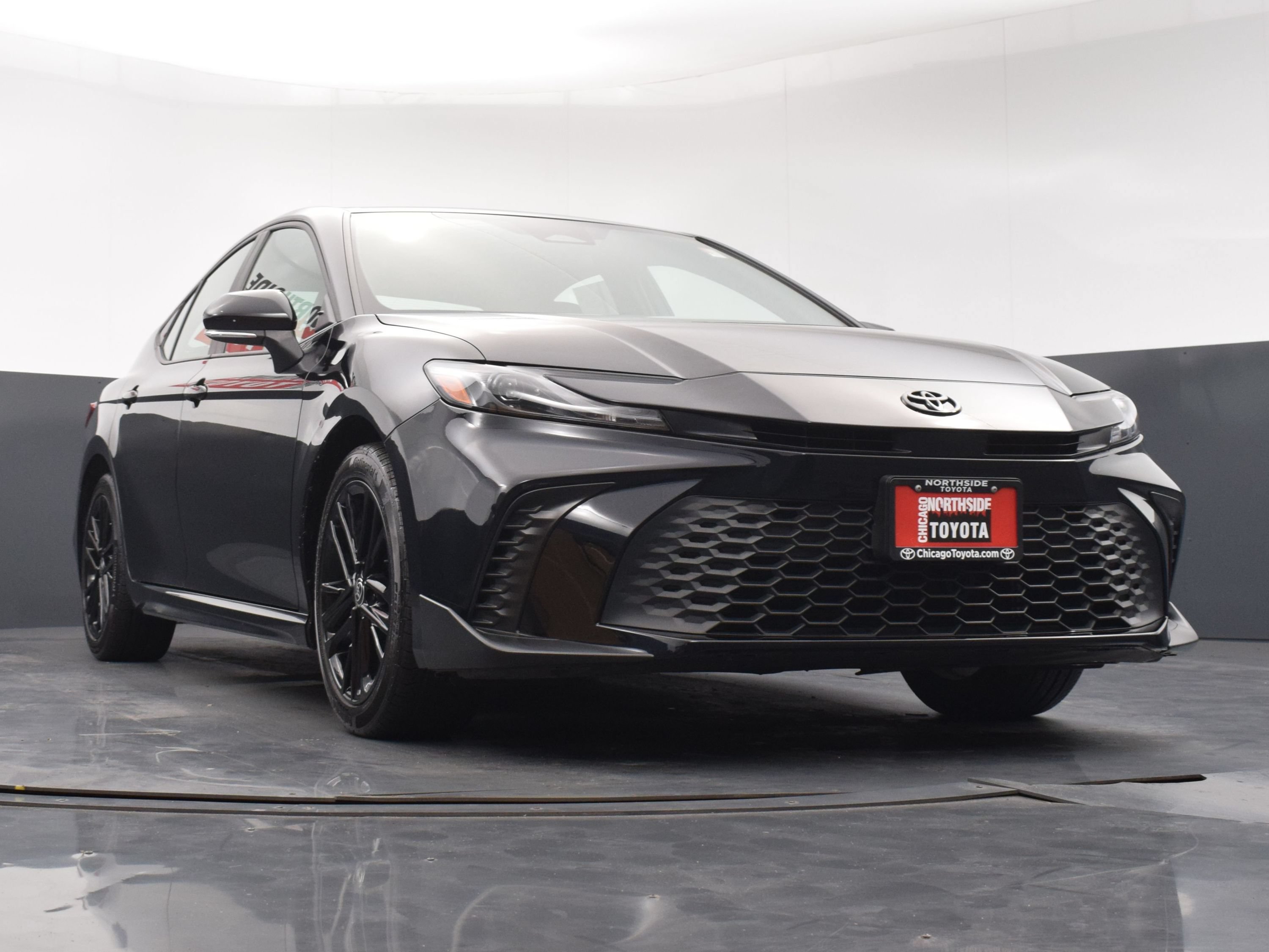 Used 2025 Toyota Camry SE AWD/4WD image 29
