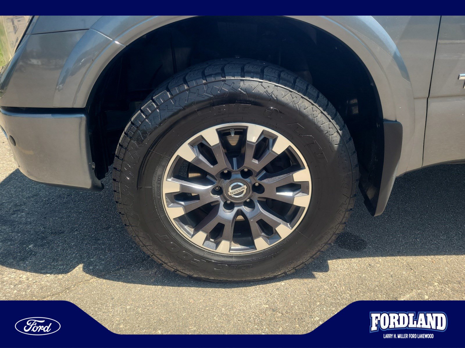 Used 2017 Nissan Titan PRO-4X AWD/4WD image 26