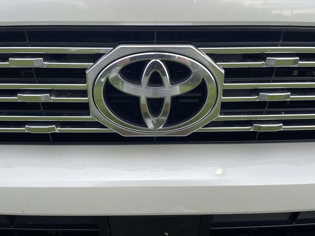 Used 2025 Toyota 4Runner Limited AWD/4WD image 5