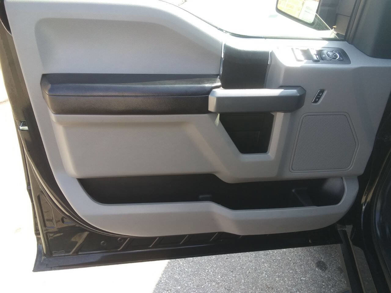 Used 2017 Ford F150 XLT image 17