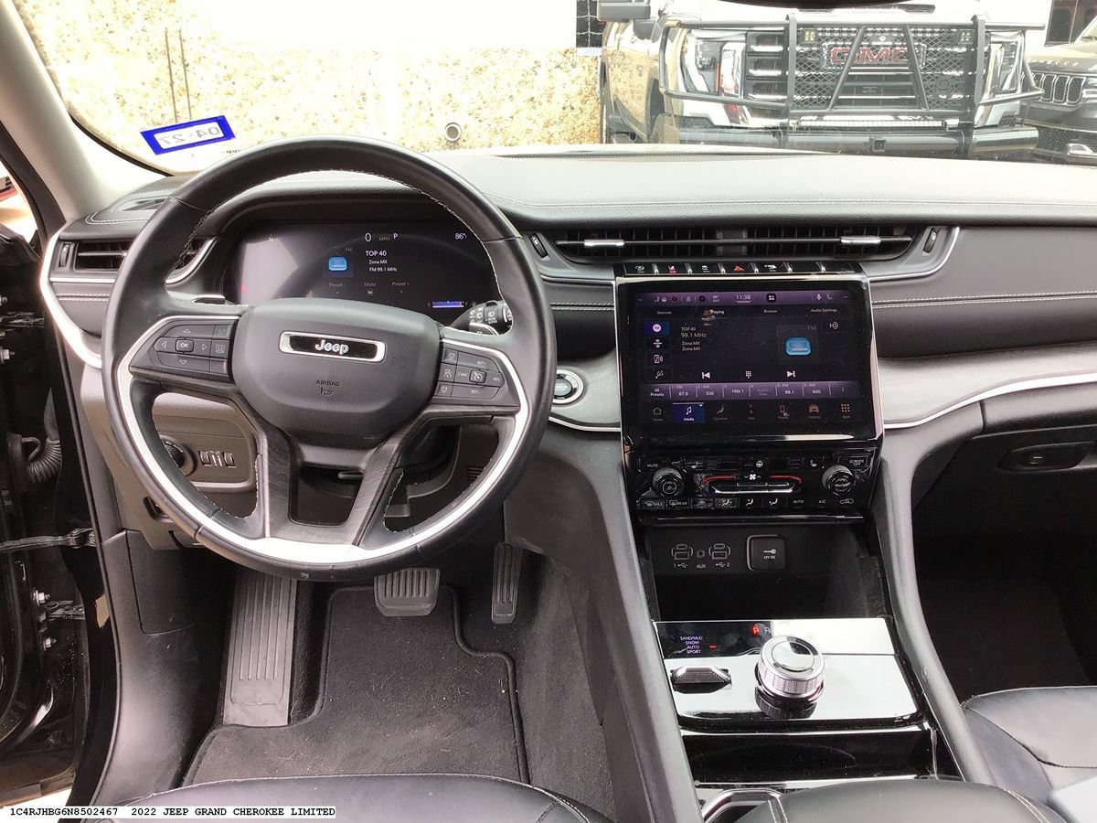 Used 2022 Jeep Grand Cherokee Limited AWD/4WD image 10