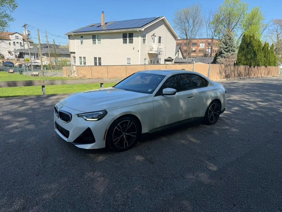 Used 2022 BMW 230i Coupe w/ M Sport Package RWD image 5