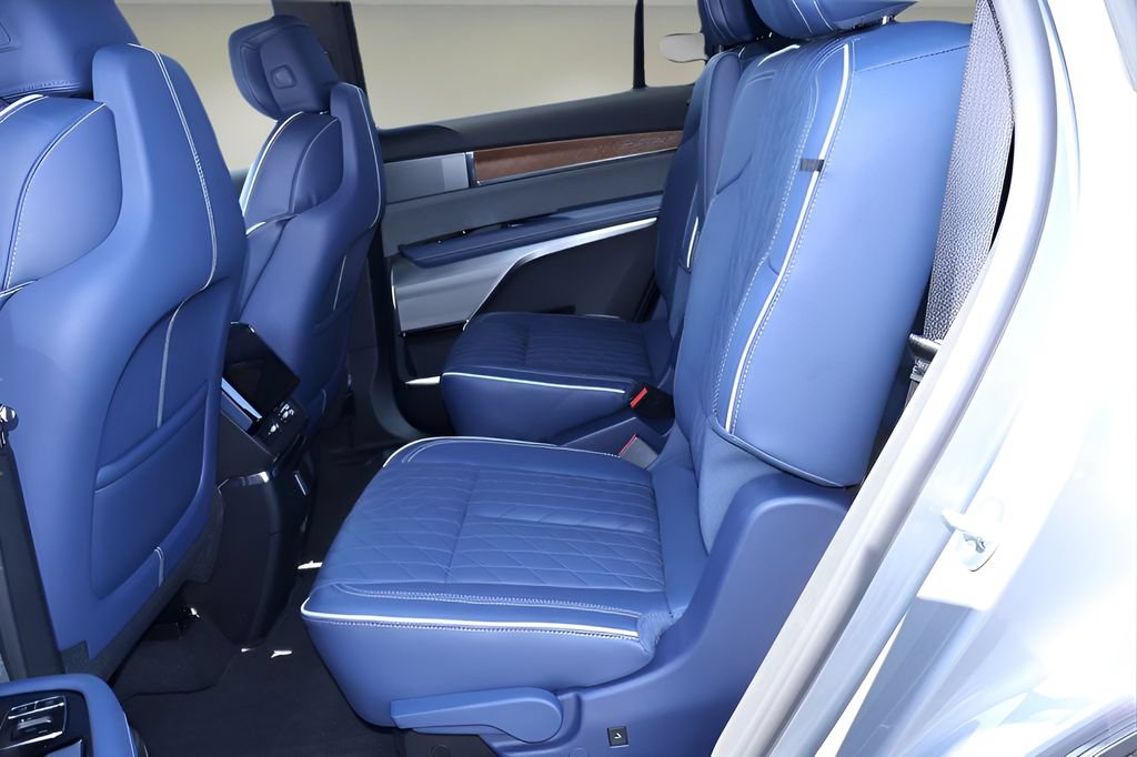 New 2026 Cadillac Vistiq Premium Luxury AWD/4WD image 14