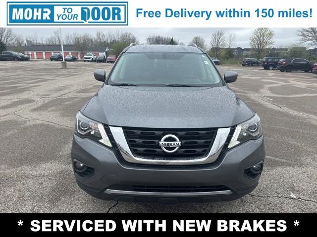 Used 2020 Nissan Pathfinder SV image 2