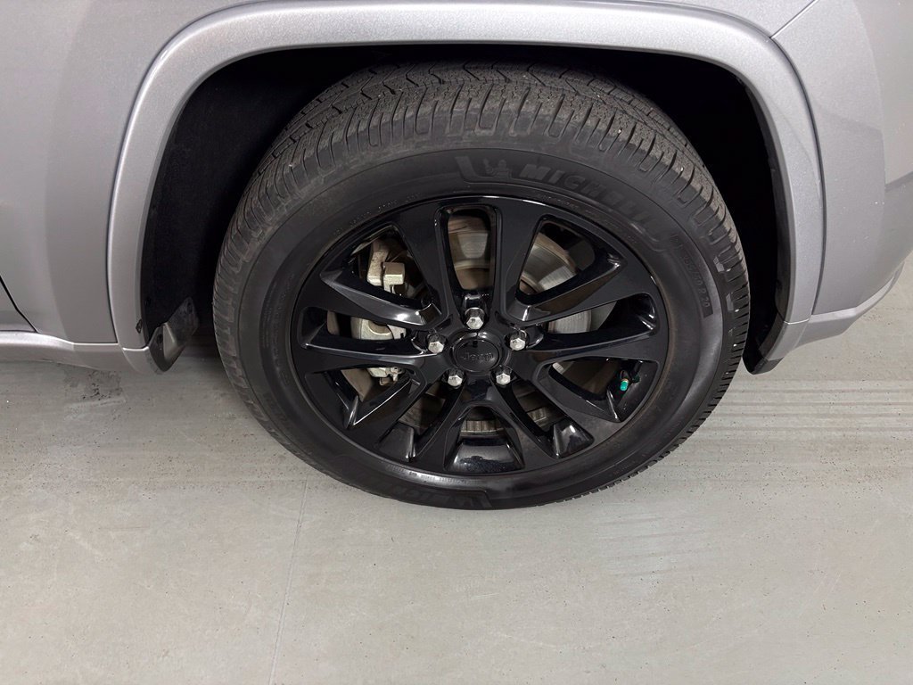 Used 2021 Jeep Grand Cherokee Laredo X RWD image 10