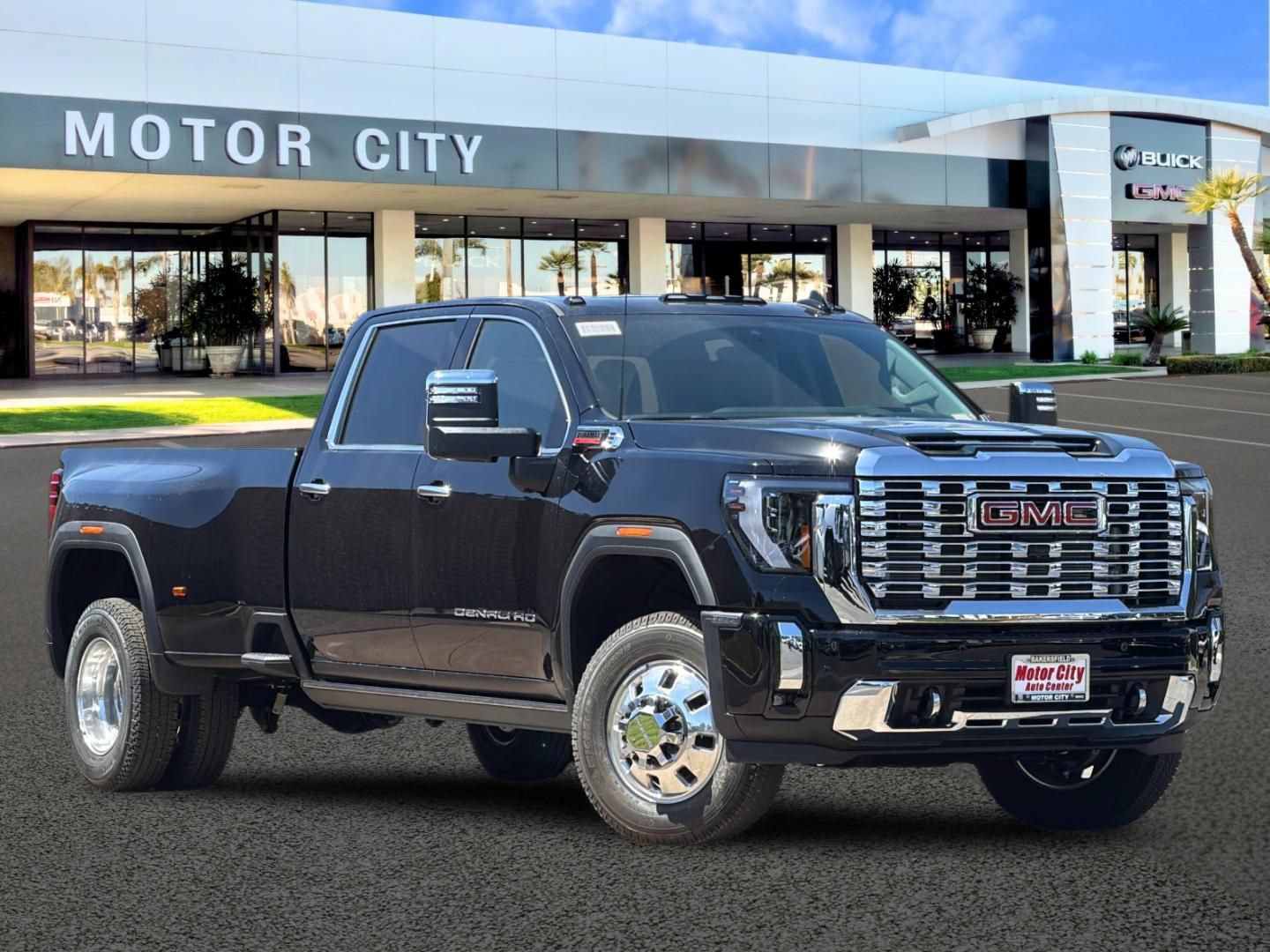 New 2026 GMC Sierra 3500 Denali w/ Denali Reserve Package AWD/4WD image 2