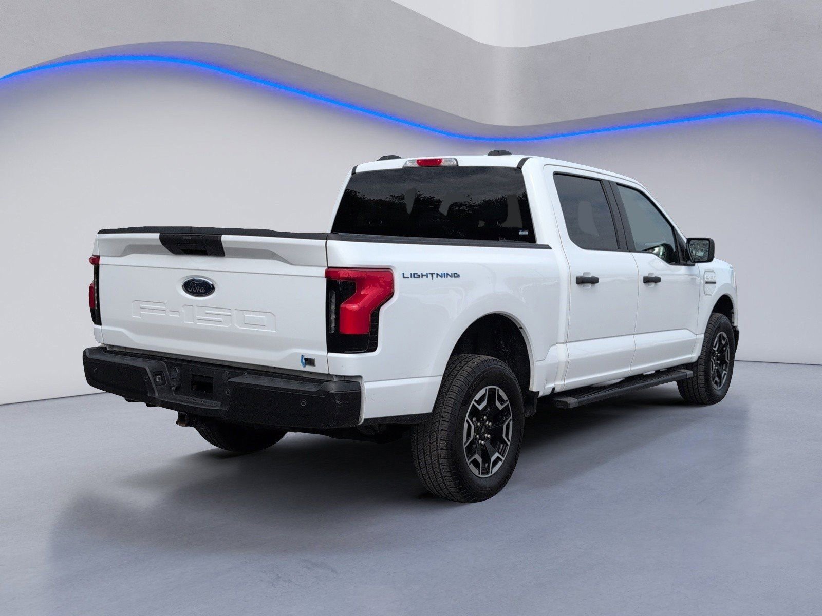 Used 2022 Ford F150 Lightning Pro AWD/4WD image 3